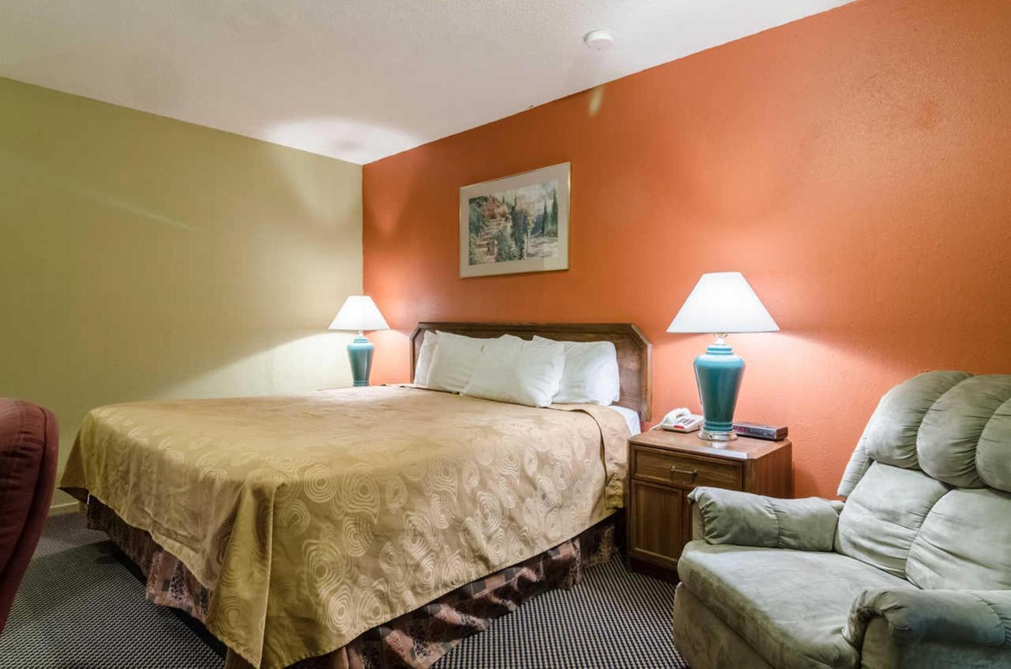 Executive Inn Dodge City, Ks Экстерьер фото