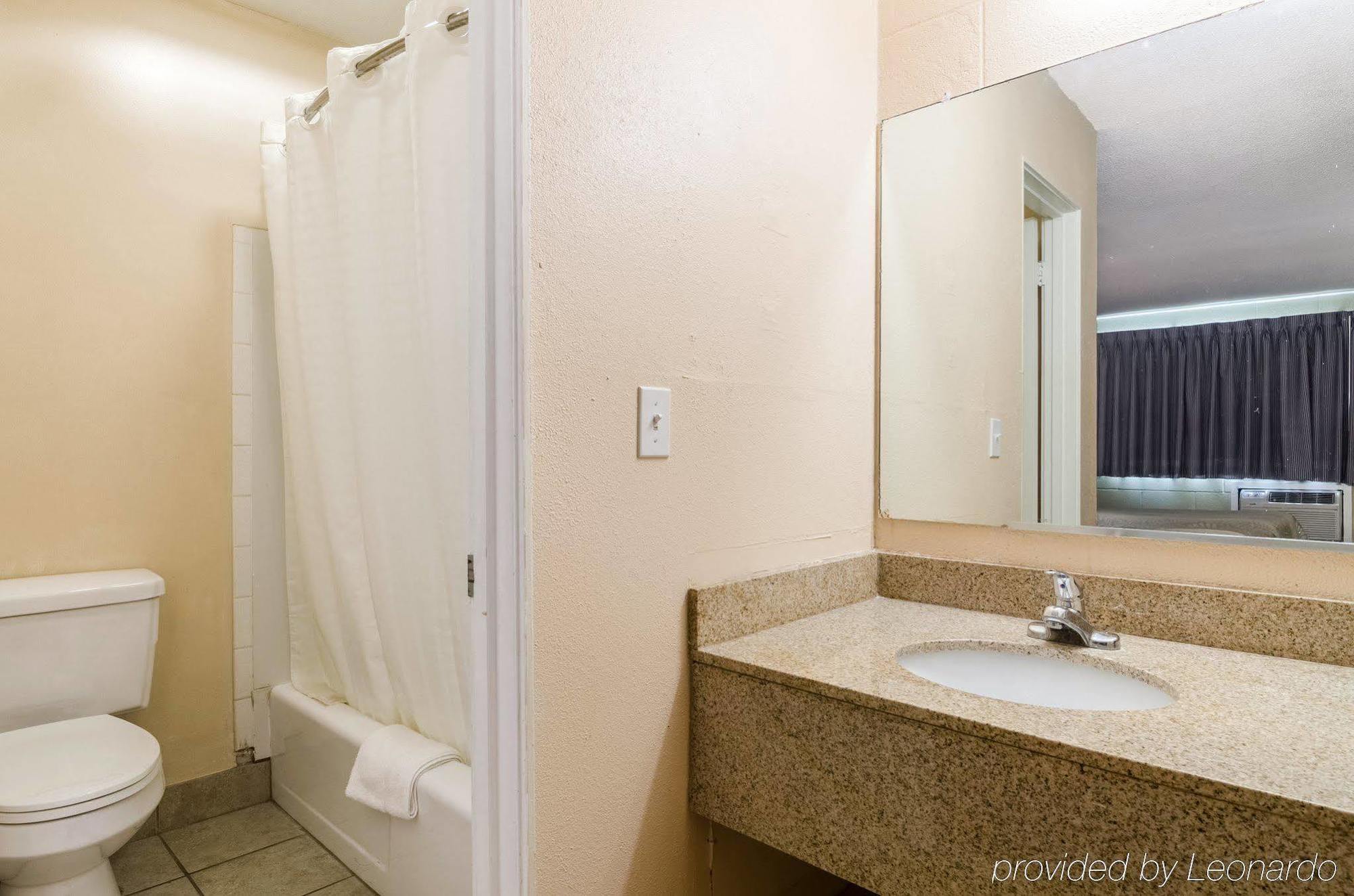 Executive Inn Dodge City, Ks Экстерьер фото